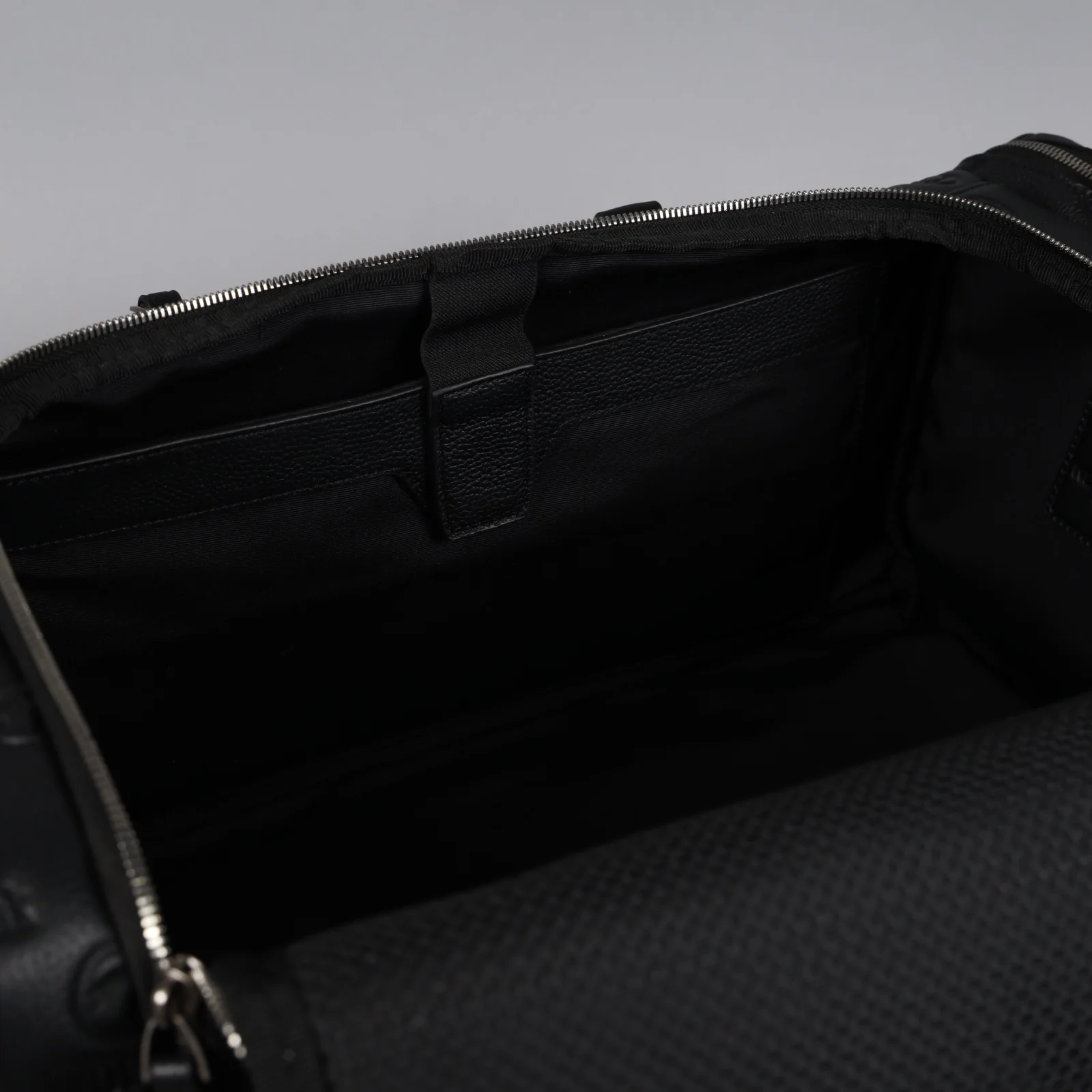 30L Perfect Duffle Bag Luxury Leather - Image 23