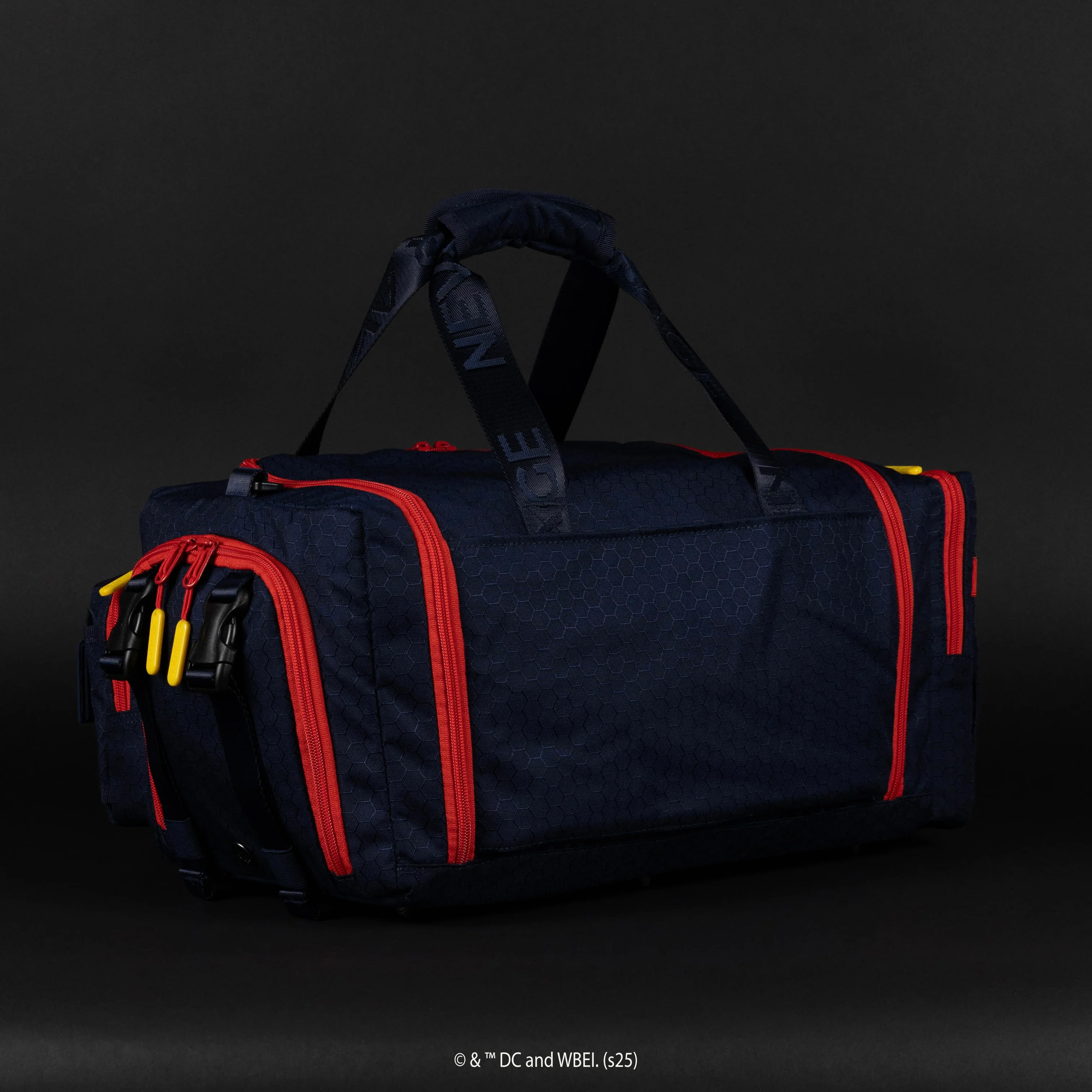30L Perfect Duffle Bag Superman 2025 - Image 11