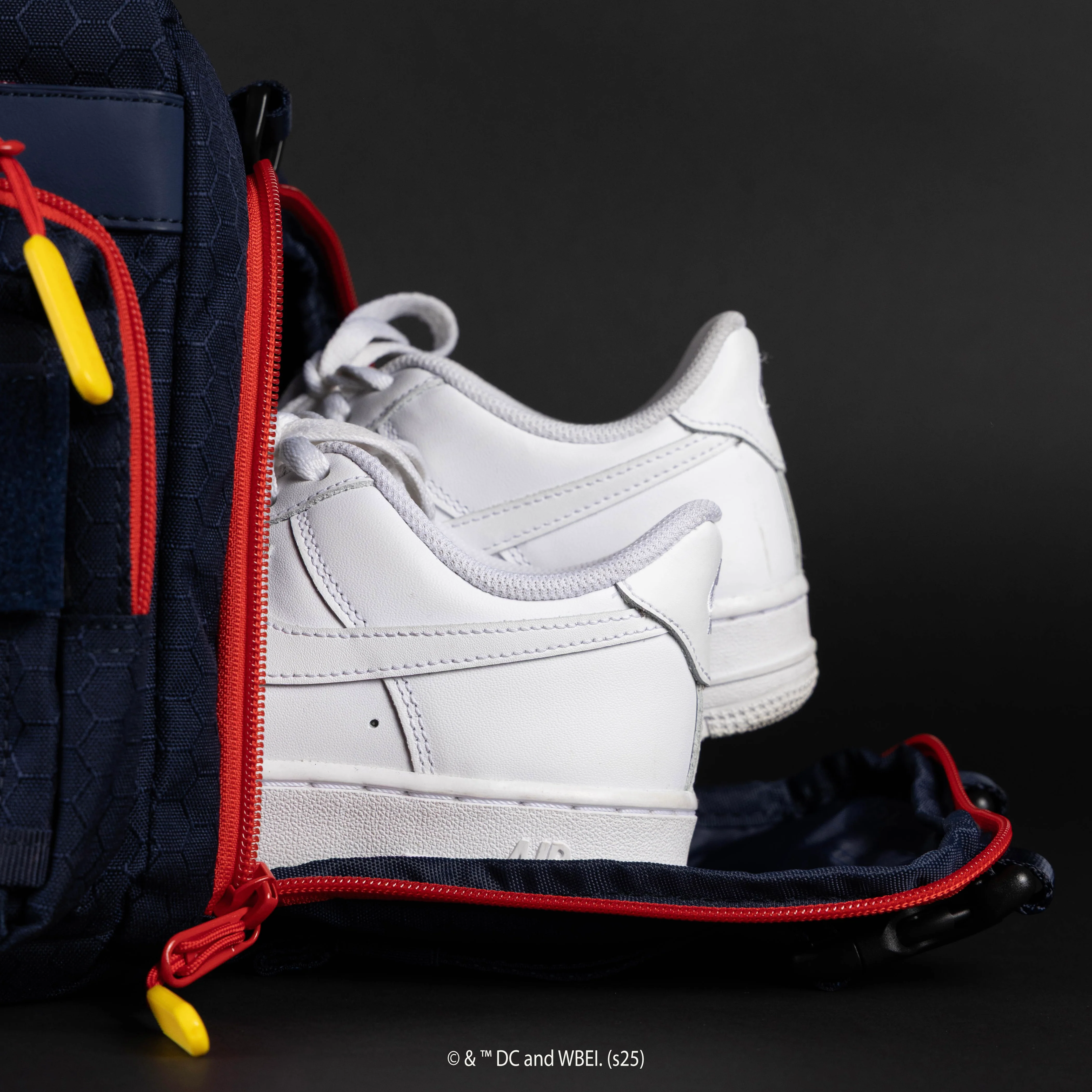 30L Perfect Duffle Bag Superman 2025 - Image 23