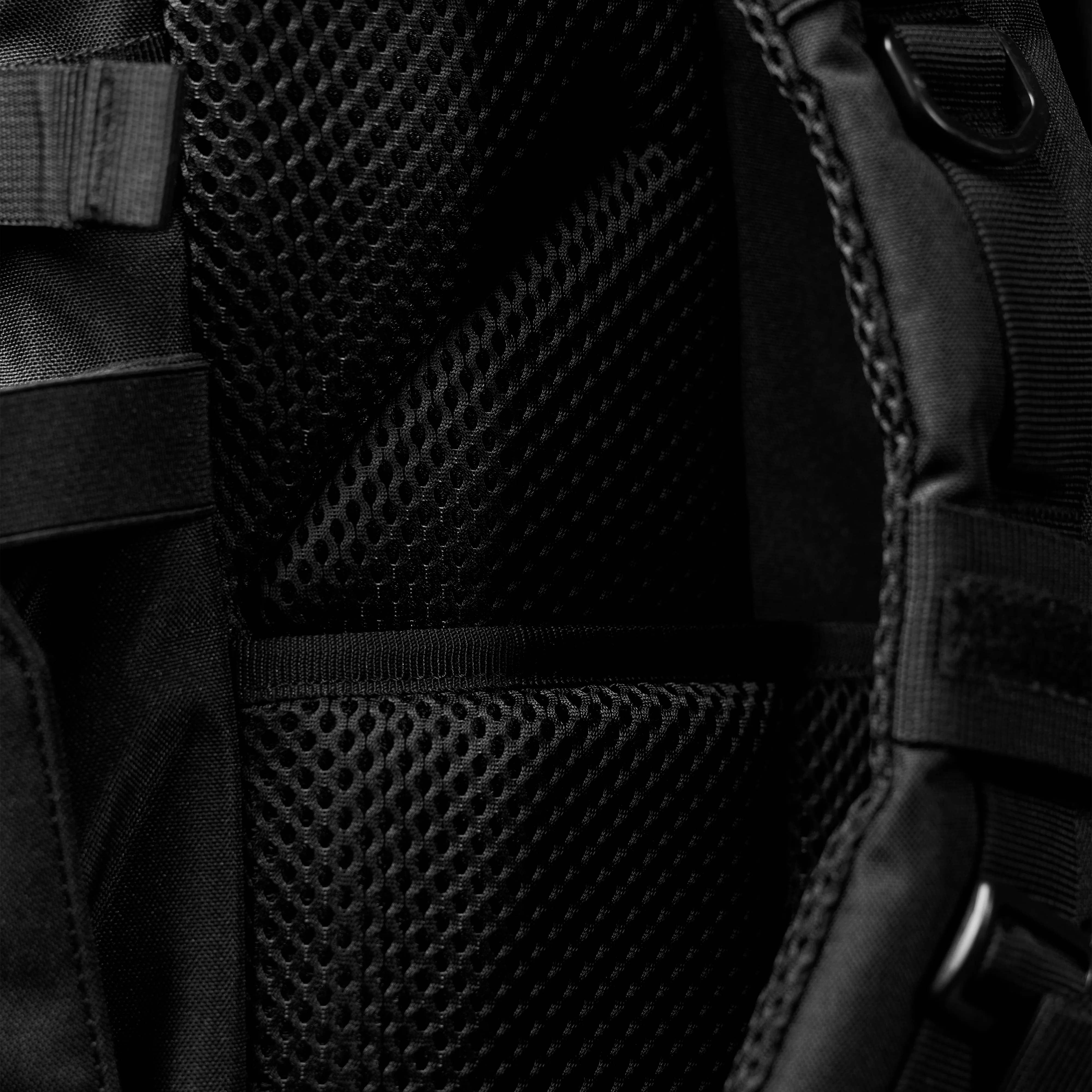 35L Backpack Alpha Black - Image 8