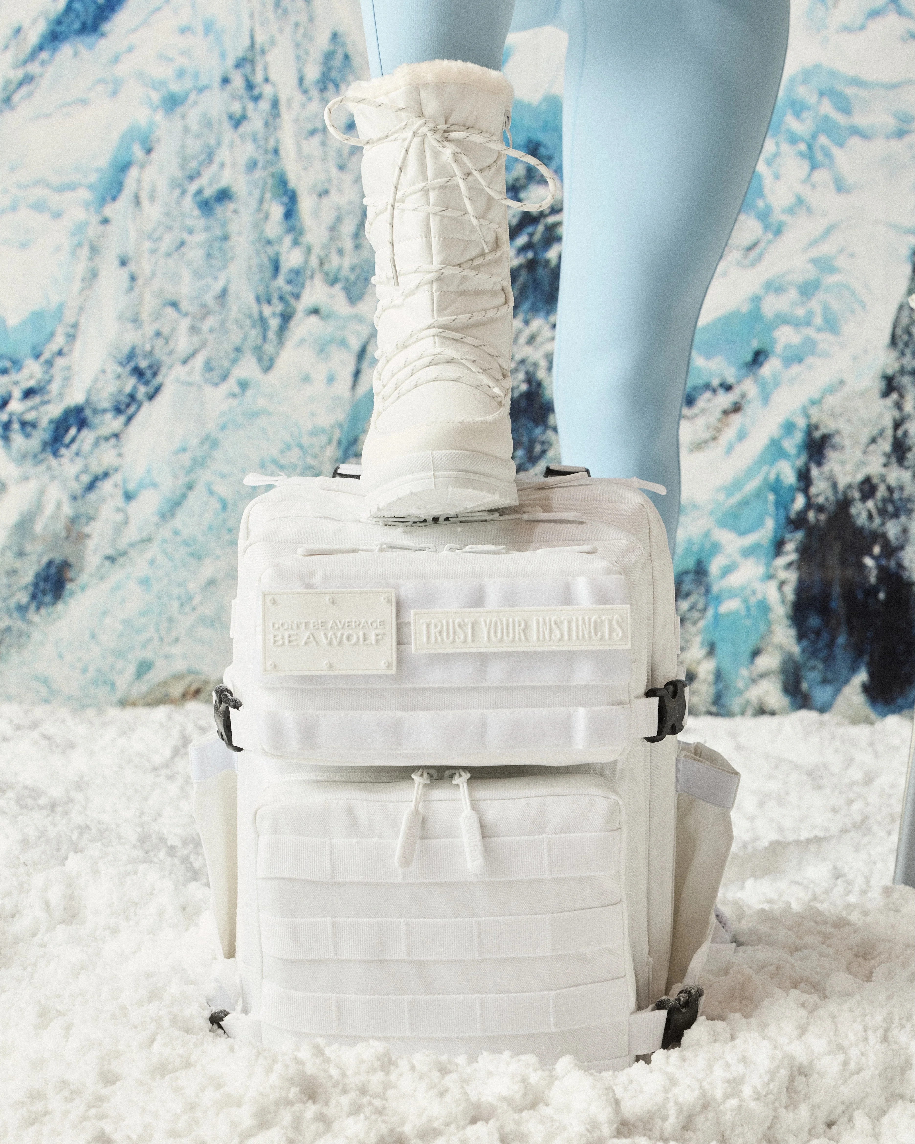 35L Backpack Snow Leopard - Image 6
